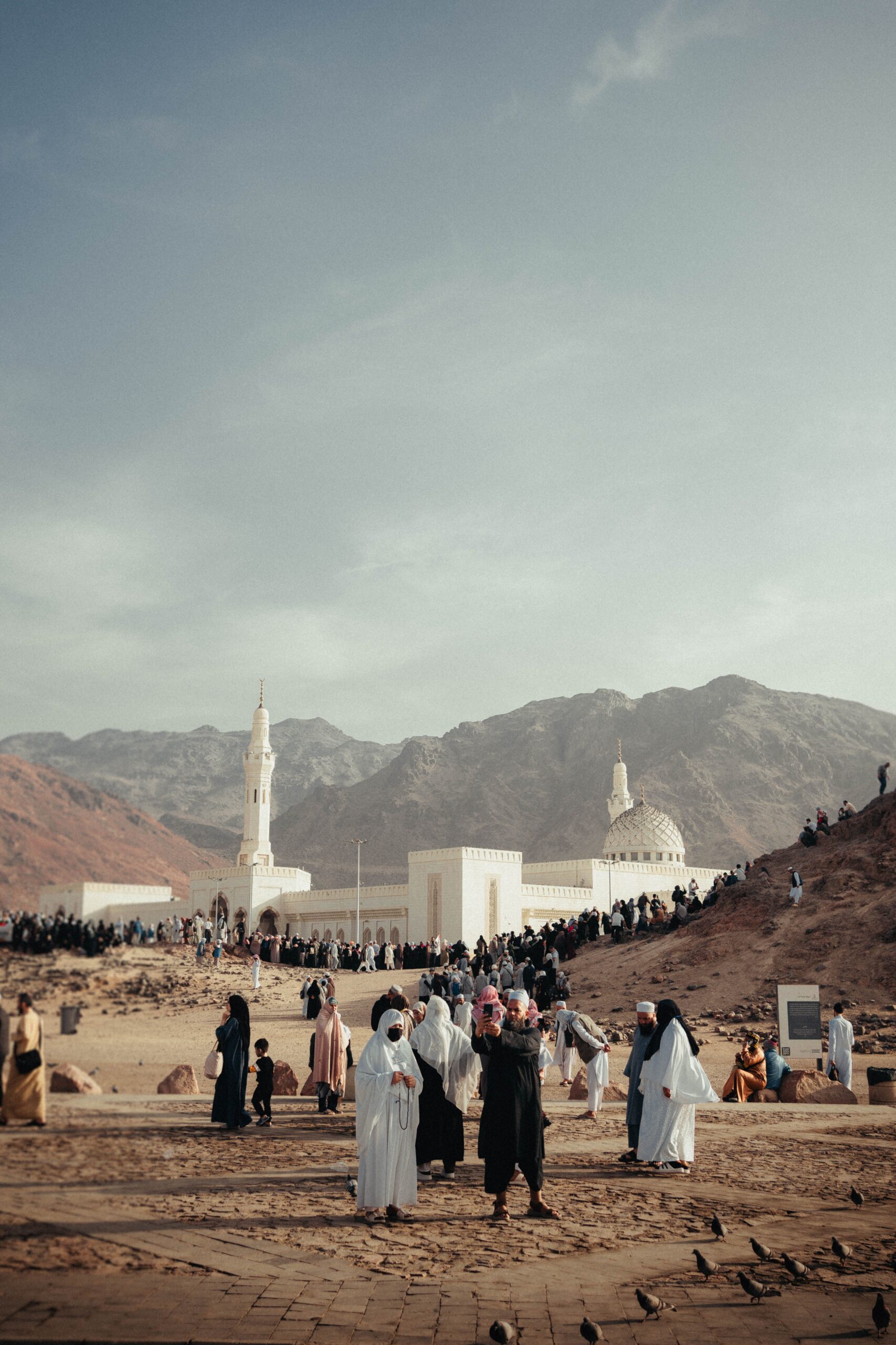 Medine’de Uhud Dağı ve çevresindeki ziyaret alanı